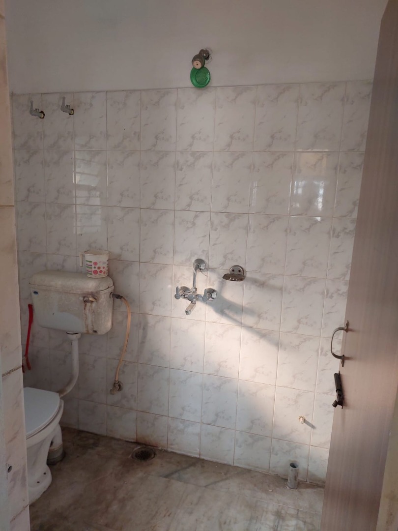 Unfurnished 3bhk in Gandhi Basti, Sarania Hills, Guwahati, Assam, India for Rent